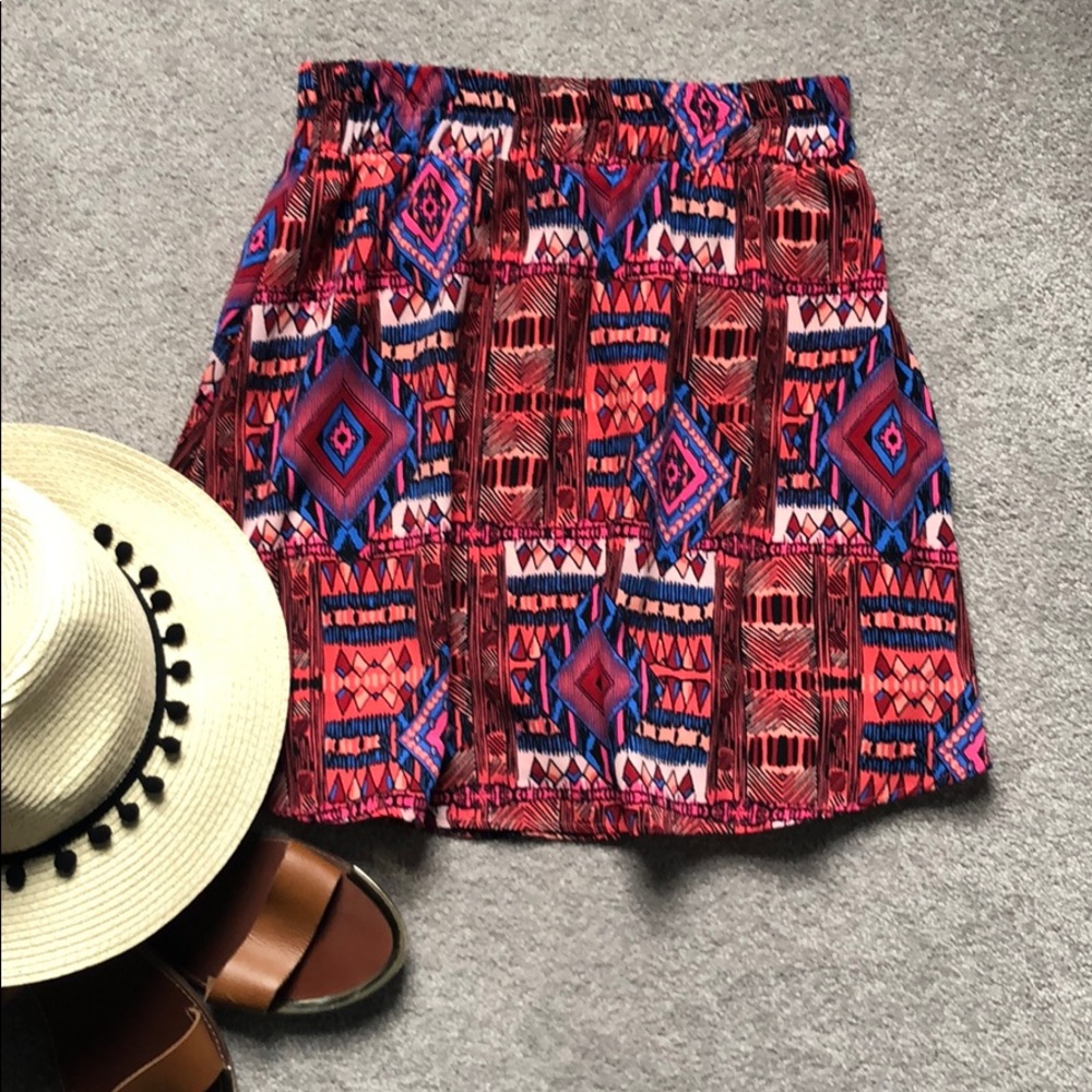 Aztec print short flouncy skirt SZ S